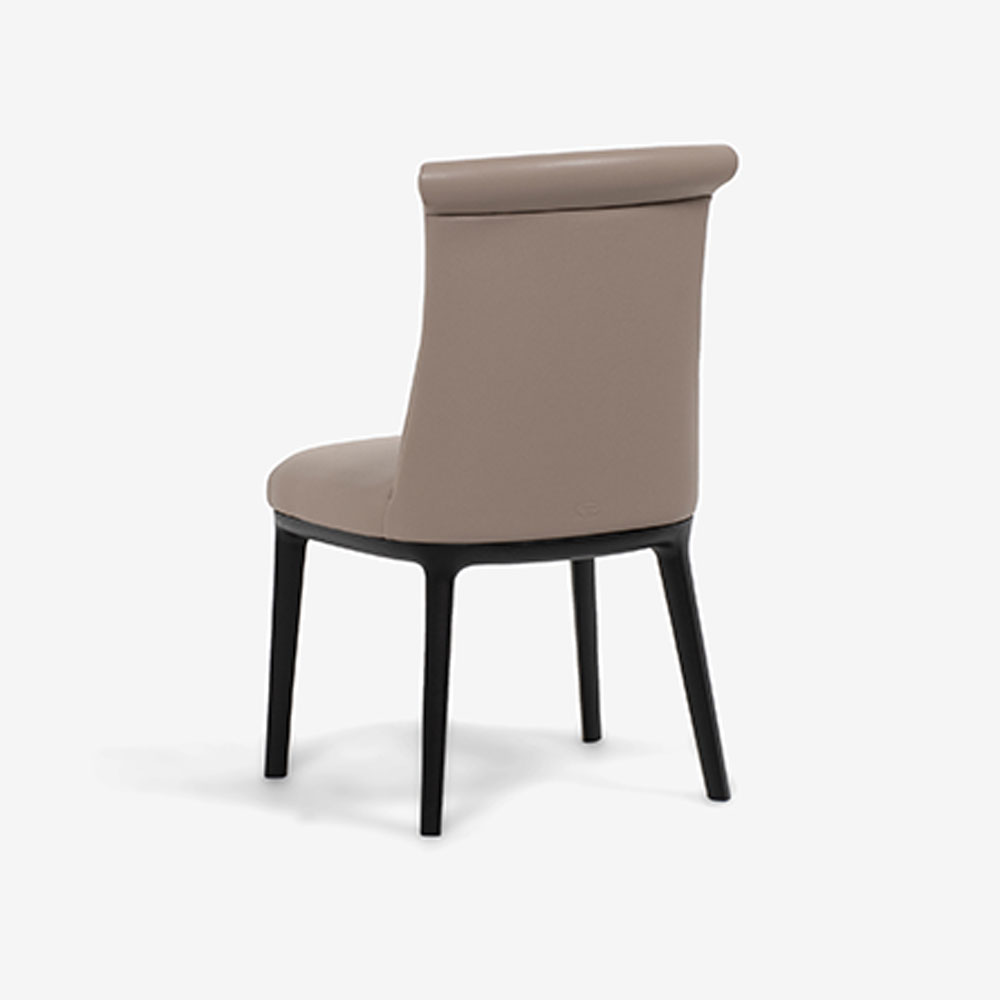 PoltronaFrau（ポルトローナ・フラウ）ダイニングチェア「ディーバ」革