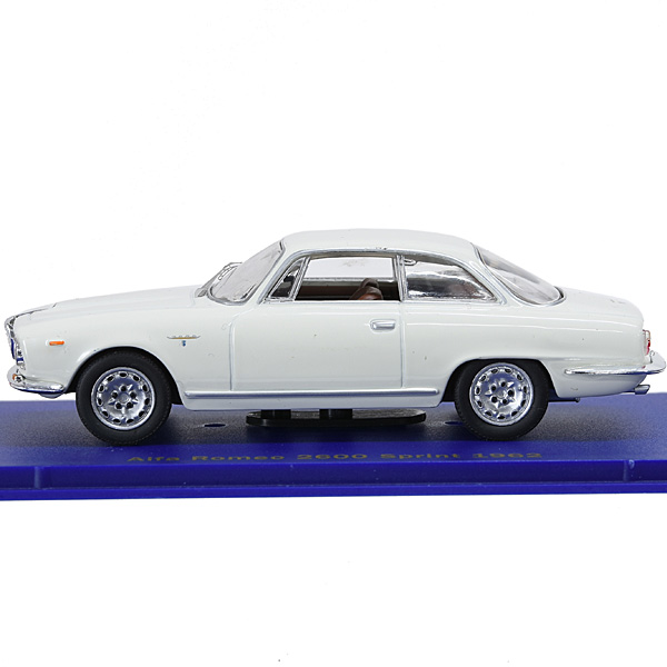 1/43 Alfa Romeo 2600 Sprint 1962 Miniature Model : Italian Auto