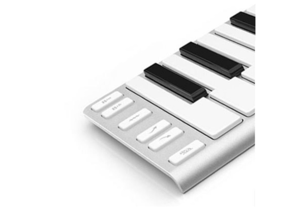 CME PROのMIDIキーボード、Xkey 37のご小委会です。