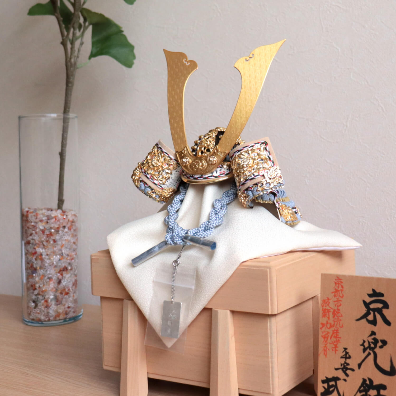 京都・平安武久作 京8号 薄水色糸縅 本金箔押し小札 国産桐几帳面取り