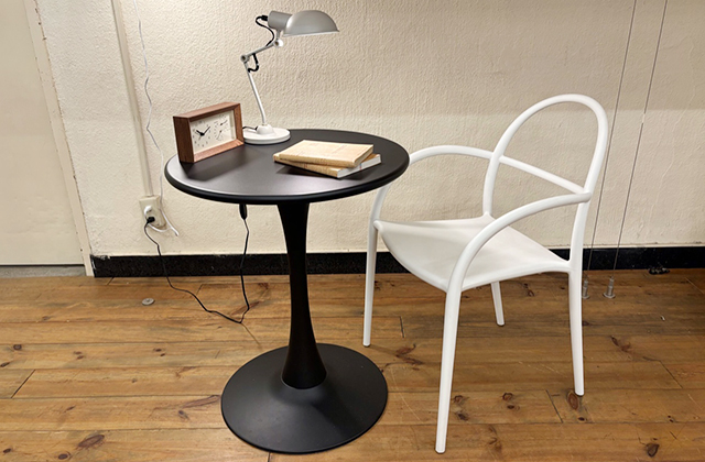 美しい曲線が強調された、シュールなイメージのチェア | NOCEノーチェ