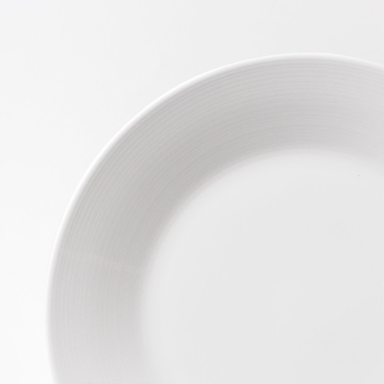 白いブランド食器｜18cmプレート｜EXQUISITE｜ニッコー公式オンライン