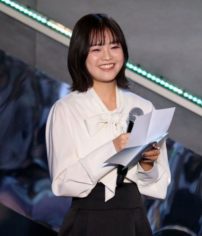 研究生の昇格を発表した本村碧唯（撮影・古川泰裕） - 「長い間お待た