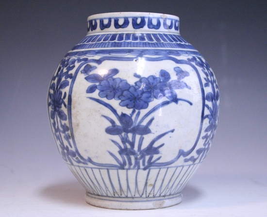 古美術青華堂｜H716 古伊万里・染付花文壺（江戸時代）