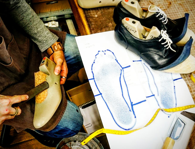 靴の学校 神戸の三宮で学べる靴作り・インソールの学校ハードワーカー