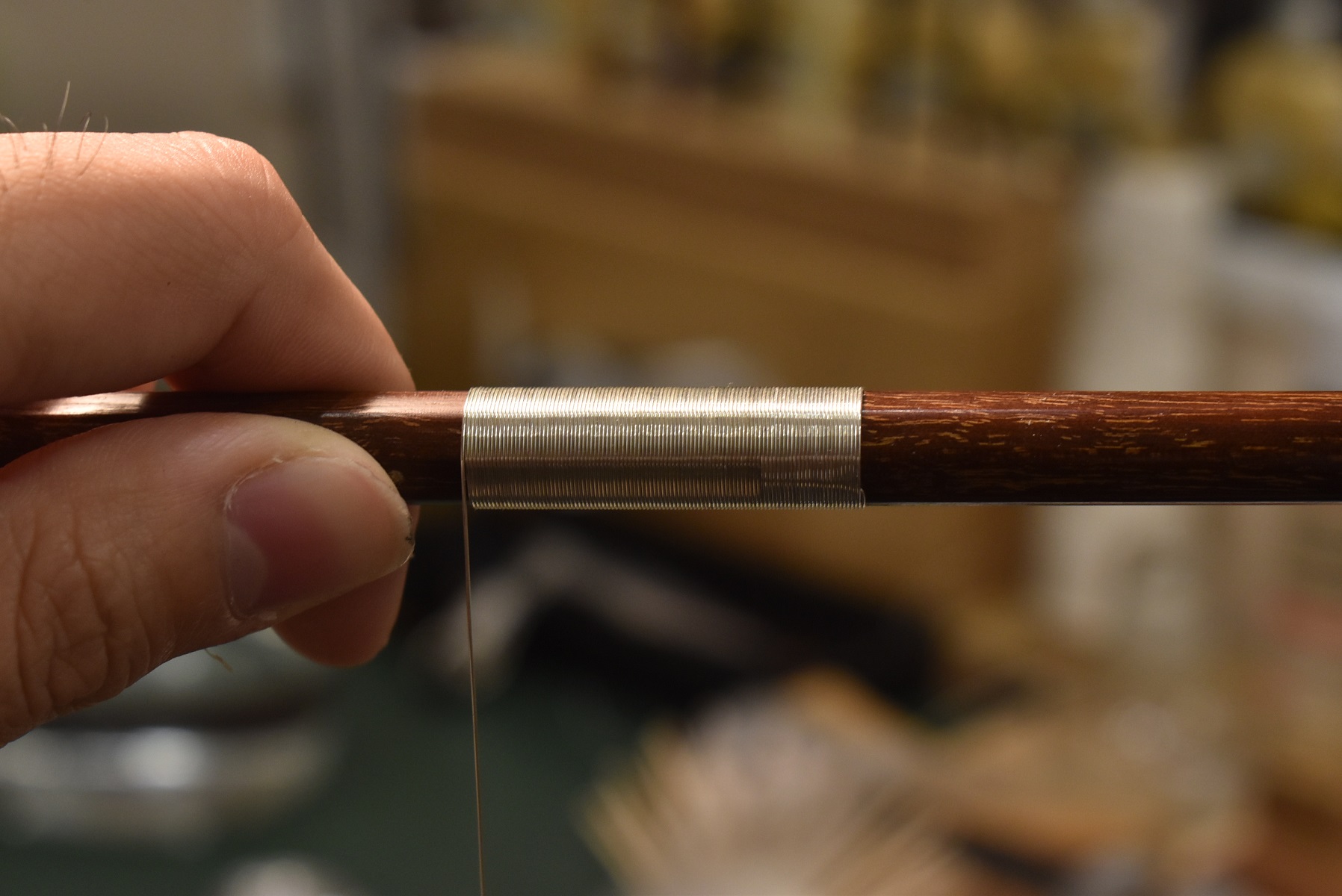 弓の巻き線～銀線巻き直し修理～ 【弦楽器工房ブログ】 - 弦楽器リペア