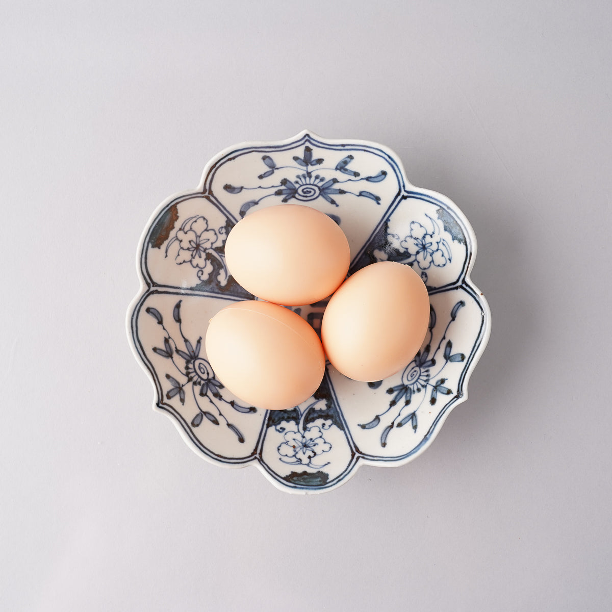 波佐見焼 古染付草花紋 輪花皿 15cm 陶房青の通販｜Studio1156