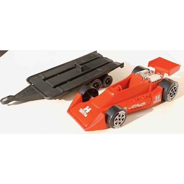 ブリキ製バンミニカー&レースカー2体DOLL付き トンカTonka 