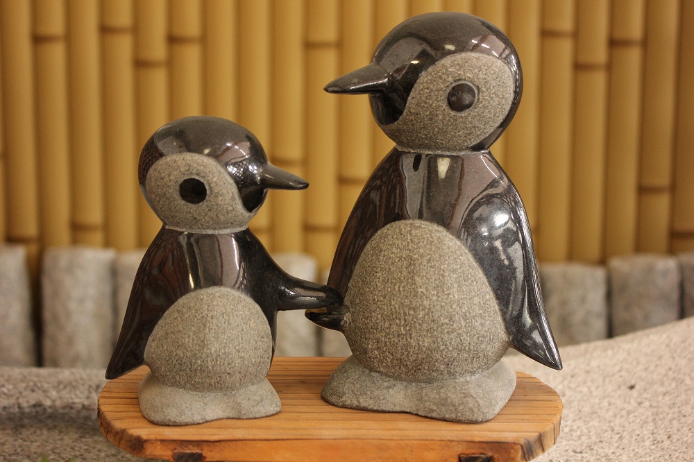親子ペンギンの製品案内愛知県岡崎市の石灯篭・水鉢蹲など石材製品の