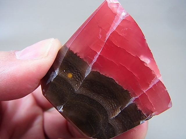 稲倉石鉱山ロードクロサイト研磨原石64.1g - パーフェクトストーン