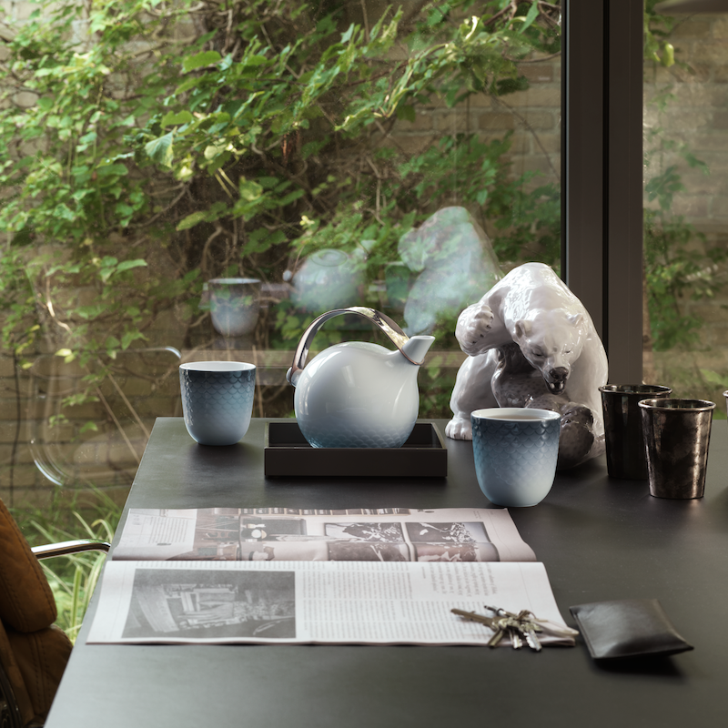 正規品  ロイヤルコペンハーゲン♪  茶葉ポット ブルーフルーテッド プレイン ティーポット 600ml|ロイヤル