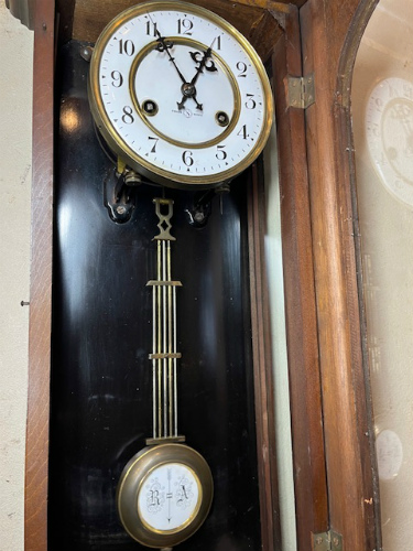 昔懐かしいアンティーク柱時計をお届け|WATERBURY
