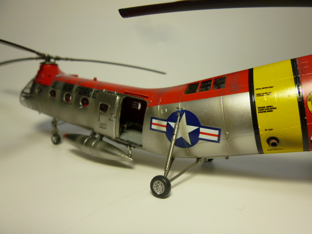 H21フライングバナナアメリカレスキュー仕様 (イタレリ 1/72)