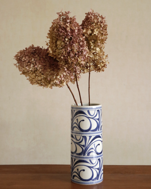 砥部焼の和食器 梅山窯の花器【砥部工房 からくさ】