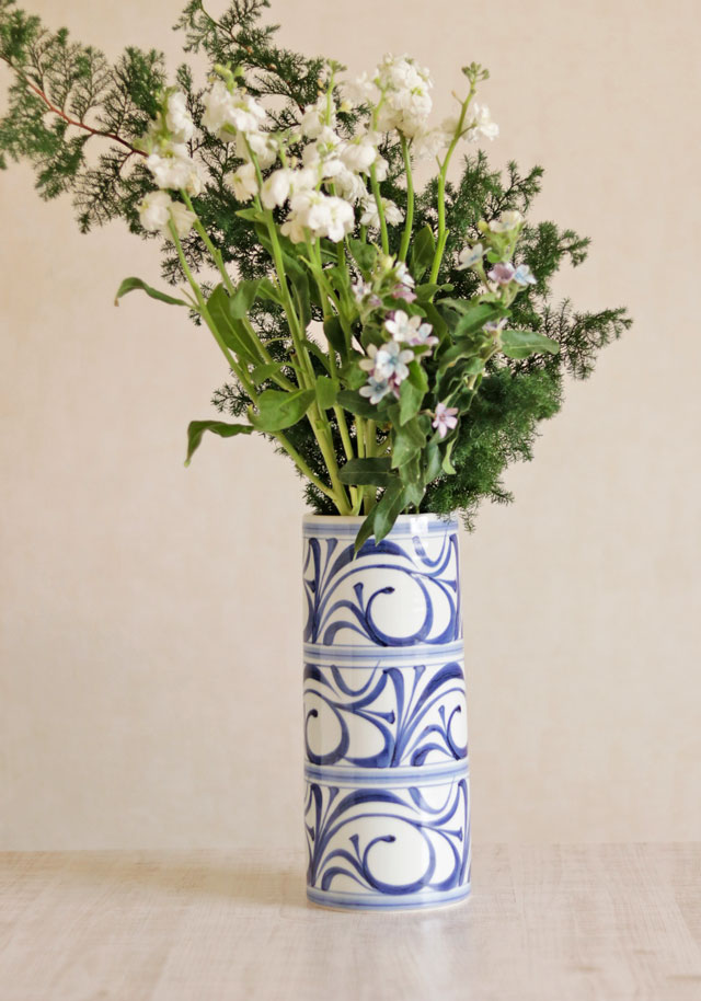 砥部焼の和食器 梅山窯の花器【砥部工房 からくさ】