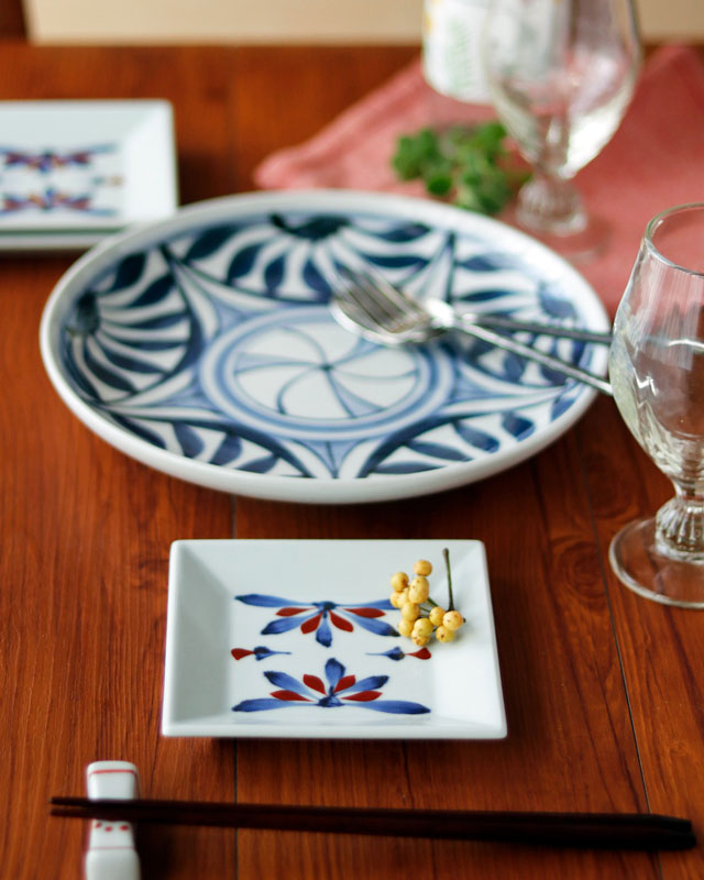 砥部焼の和食器 梅山窯の角皿 【砥部工房 からくさ】