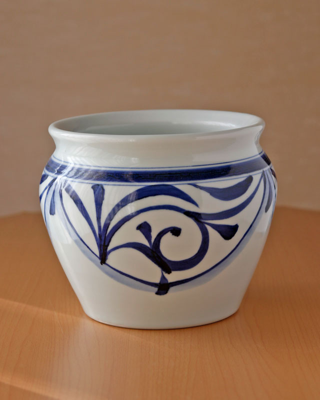 砥部焼の和食器 梅山窯の花器 【砥部工房 からくさ】