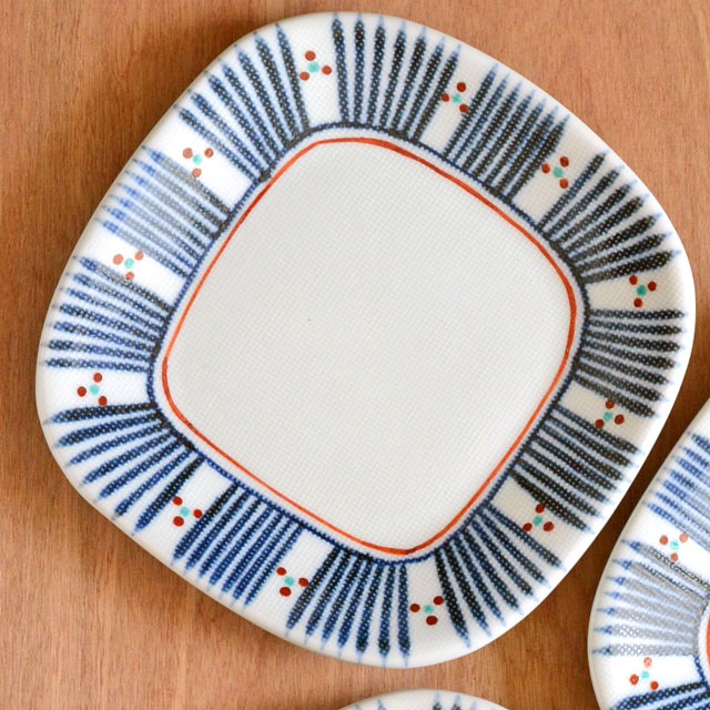 砥部焼の和食器 梅山窯の角皿 【砥部工房 からくさ】