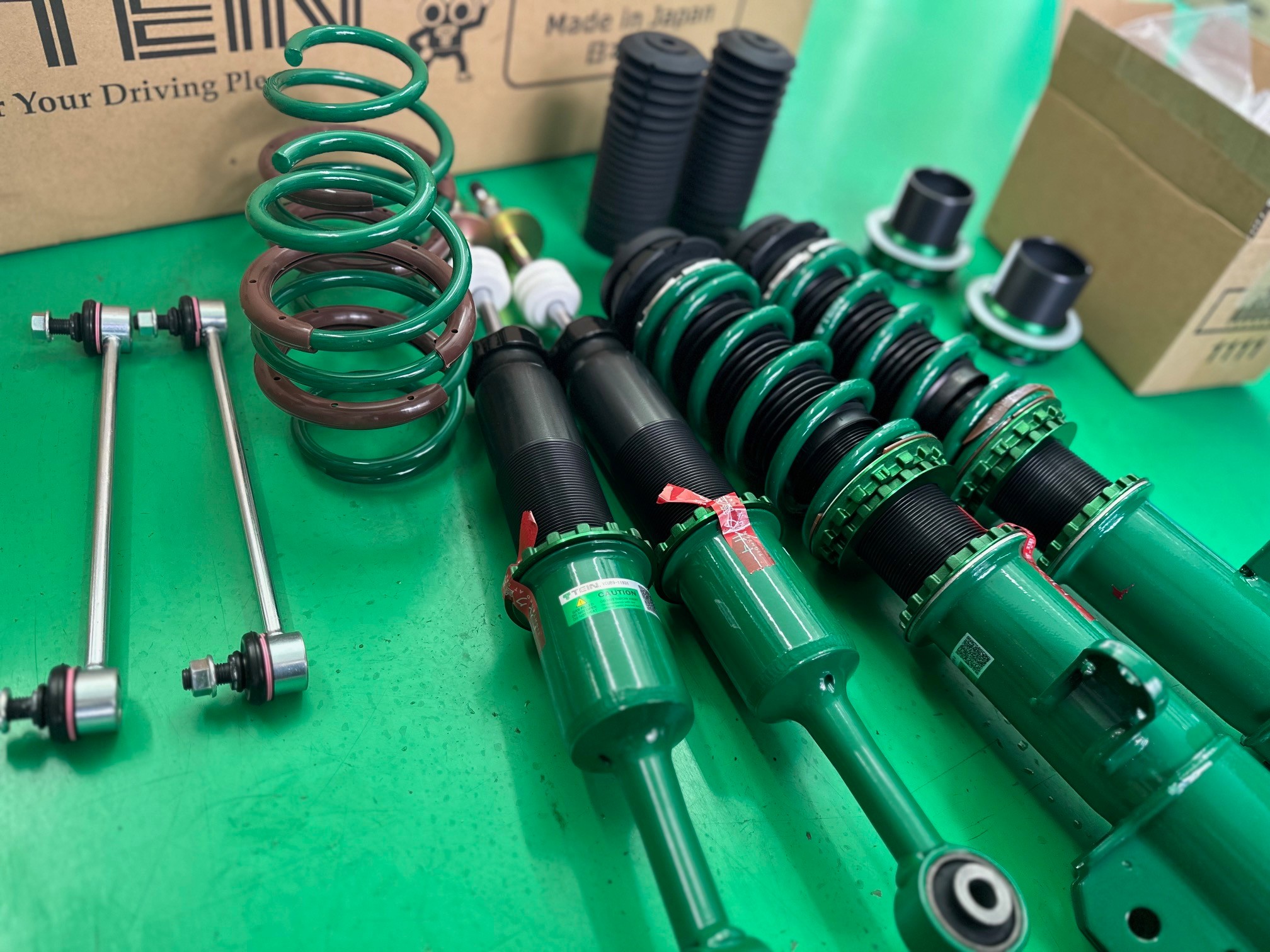 スズキ スイフトスポーツ TEIN FLEX-Z 車高調 取付 | 店舗おススメ情報