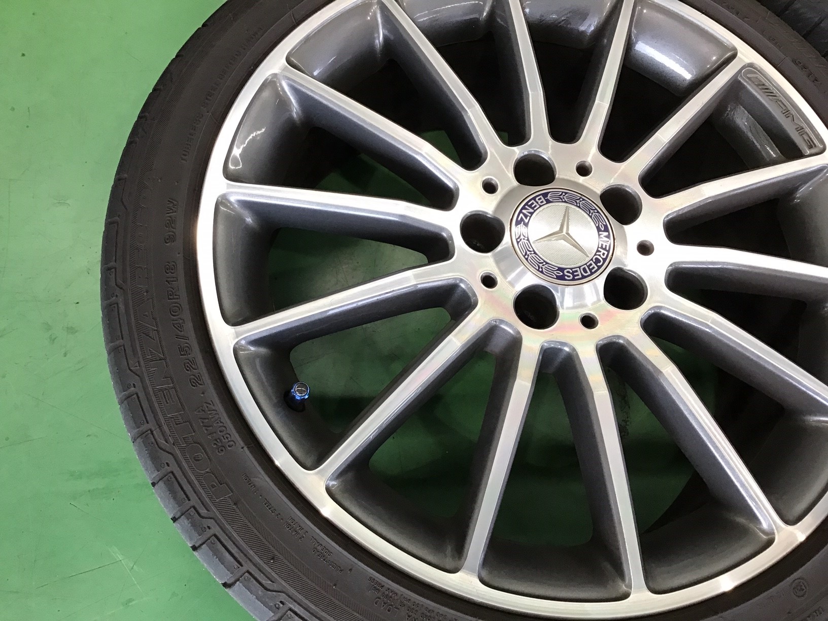 ベンツ A180 タイヤ交換 ランフラットタイヤからノーマルタイヤへの