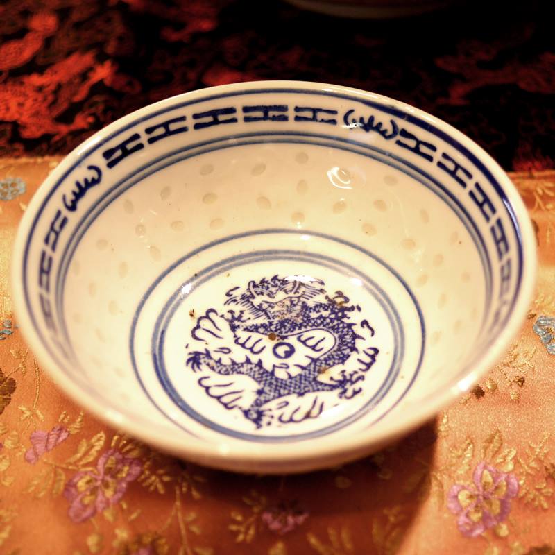 景徳鎮製 ホタル焼き 龍模様 反口飯碗 No.23151004 - 横浜中華街天宝堂本店