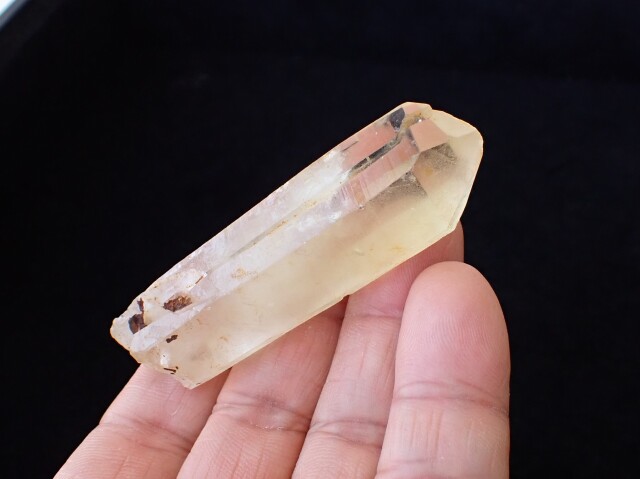 SD0404 ルーマニア産 天然シトリン（非加熱） 原石（ノンポリッシュ）