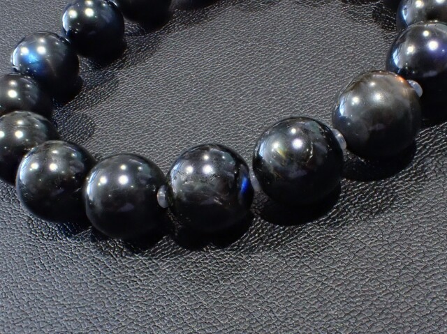 SN0053 【限定価格】 フィンランド ユレマ産 スペクトロライト