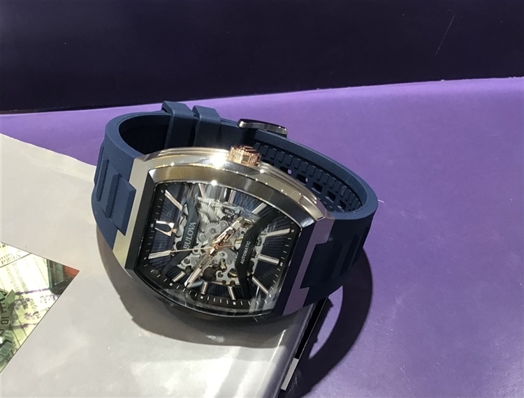 BULOVA 】本日発売！クラシック マキナ初のトノーケースモデルをご紹介