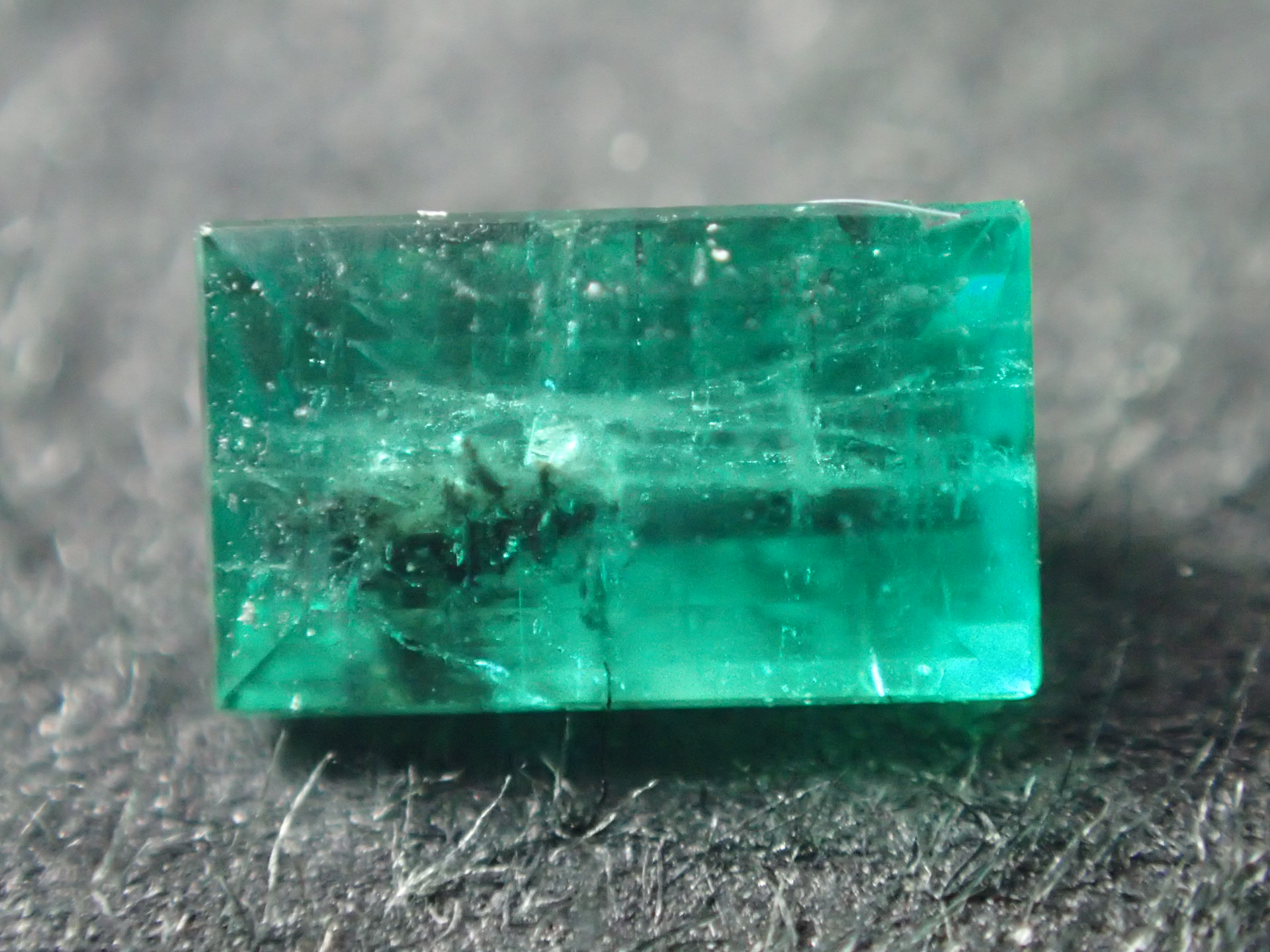 最高品質パイライトインエメラルド(Pyrite in Emerald) スクエアカット