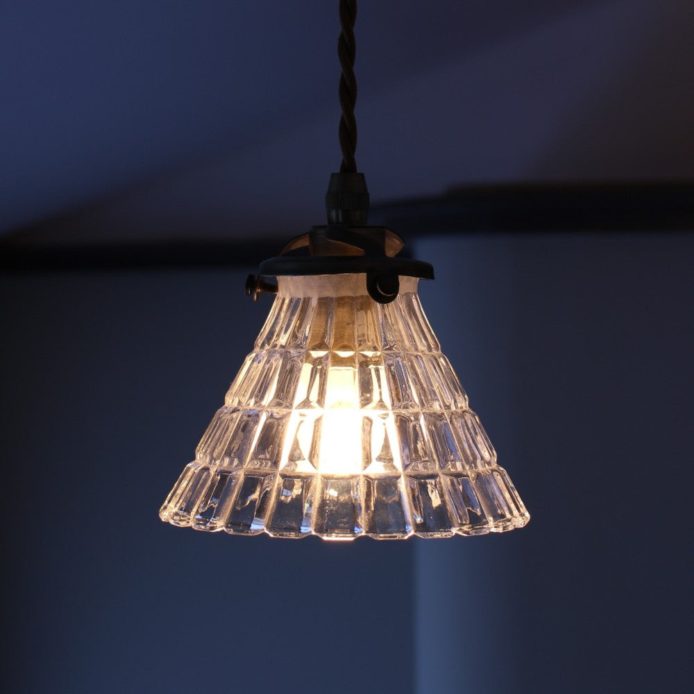 2月中旬入荷予定】ダイヤのようなカットガラスシェードのペンダント