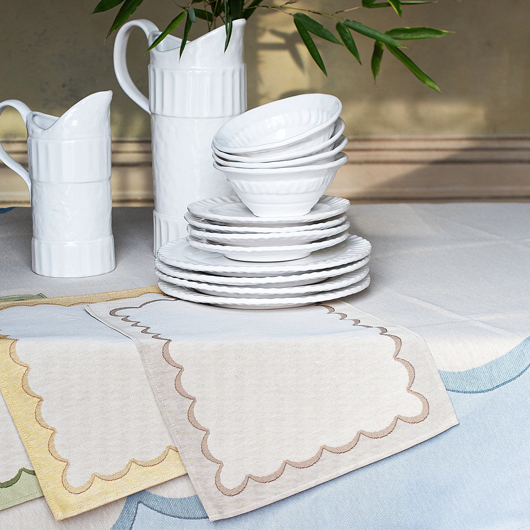 Tavola Natural Scalloped Placemats - Set of 4 – VIETRI