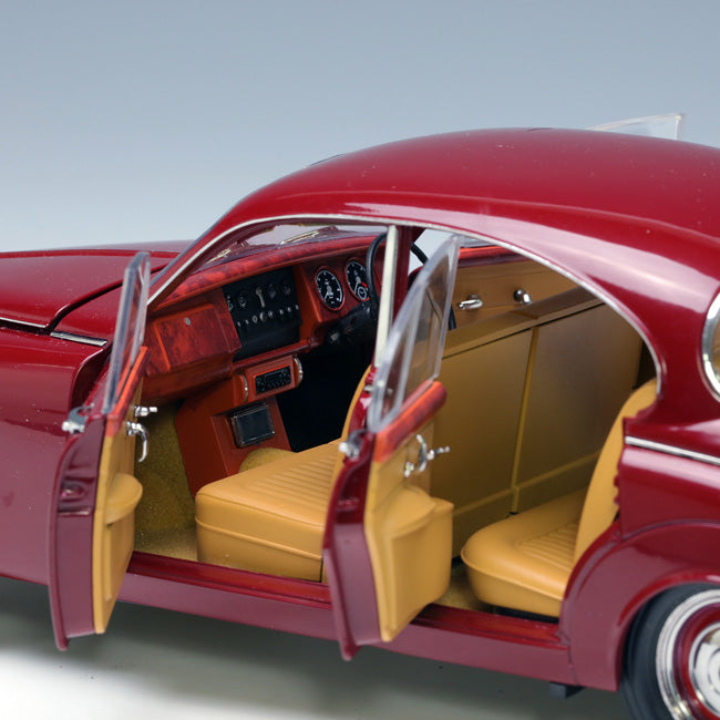 Paragon 1:18 1967 Daimler 250 V8 Red PA-98312 – YomaCarModel