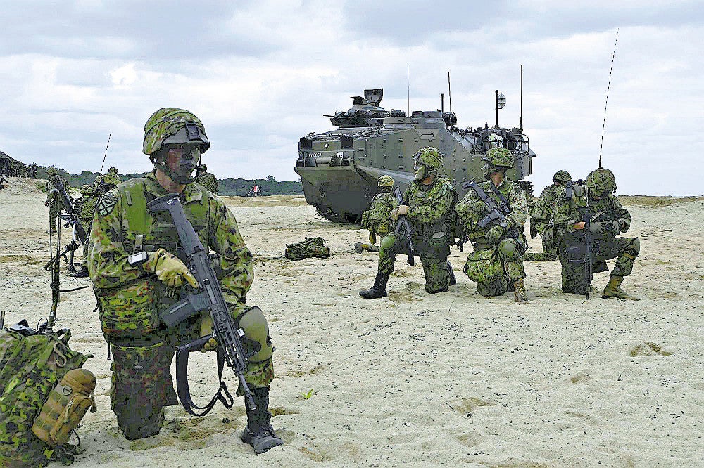 離島奪還を想定、徳之島で自衛隊が統合演習…輸送機からサトウキビ畑に