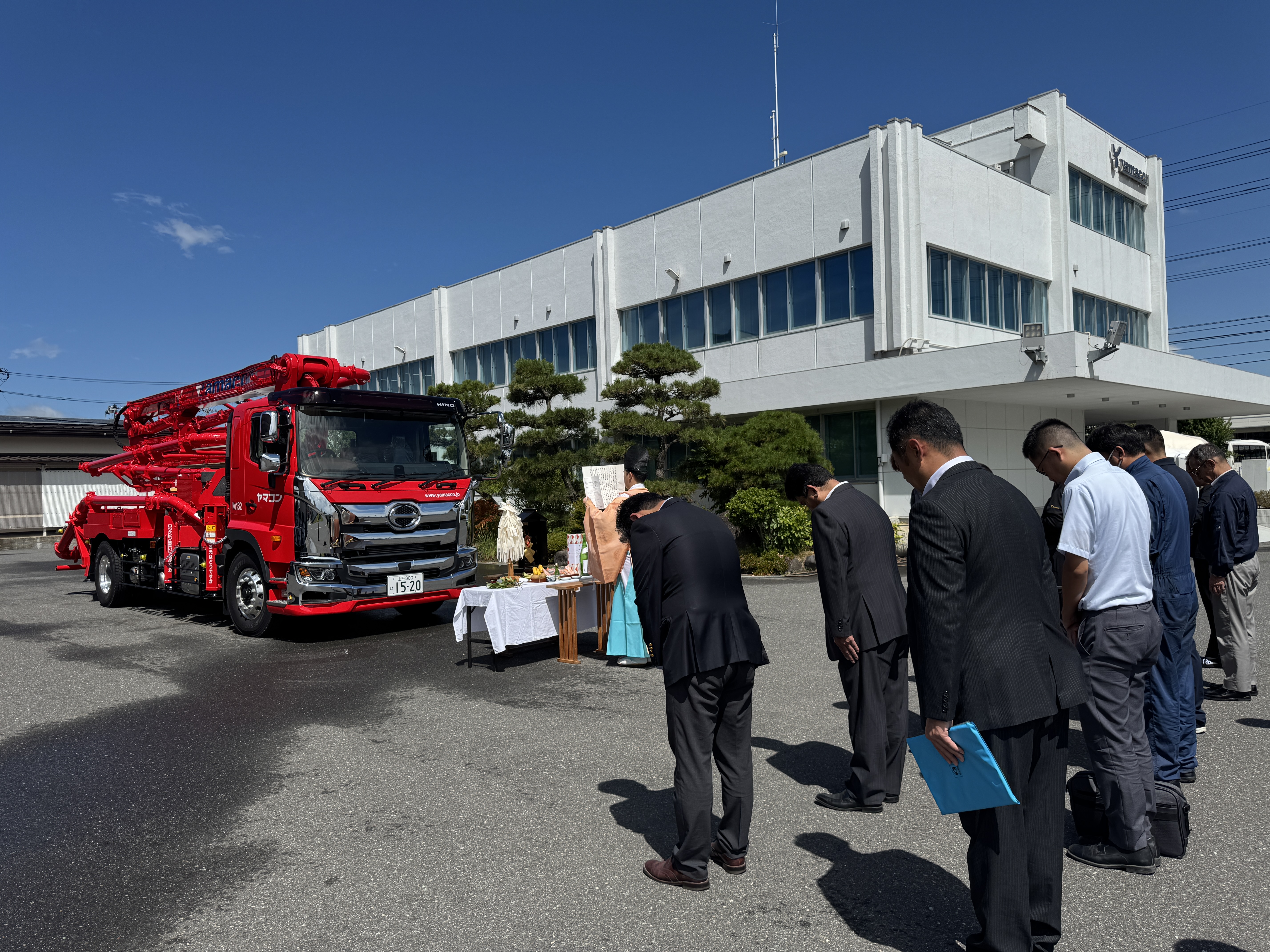 極東開発工業（PY120B-26D）26mブームのコンクリートポンプ車を納車