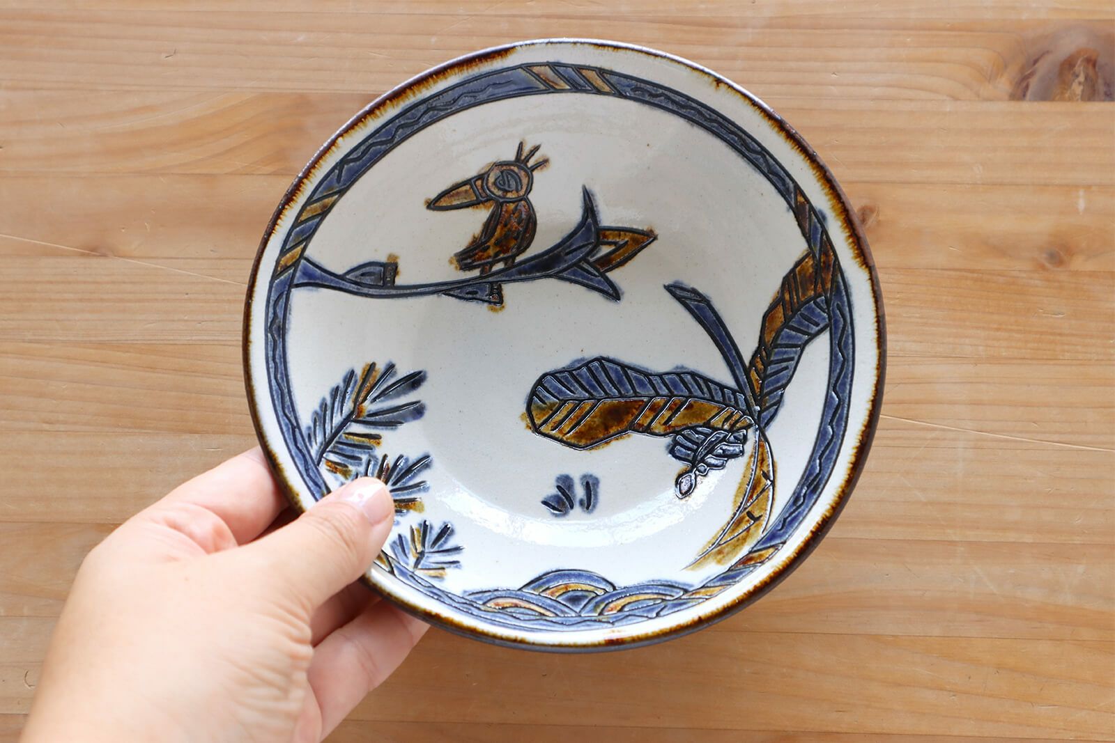 線彫り五寸鉢 パラダイス文 アトリエ五香屋 | ゆいまーる沖縄 ＜Online＞