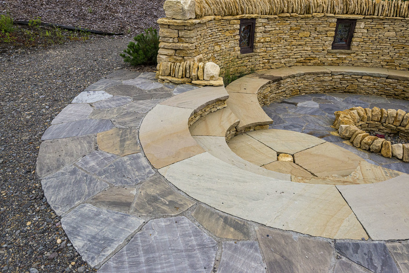 インド産ヴィスタストーン サンド乱形 ブラック | 造園資材館