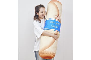 ヨックモック、巻くとシガールになる「くるくるシガールブランケット