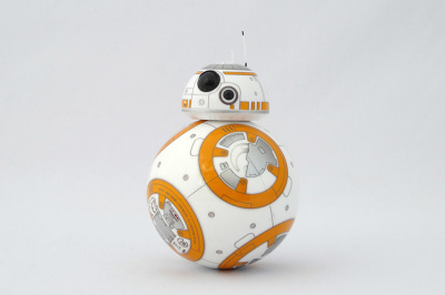 スター・ウォーズの新ロボット「BB-8」がスマホで操作できるおもちゃに