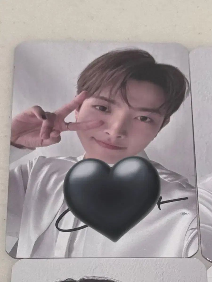 ATEEZ ホンジュン シーグリ トレカ サイン入り ATEEZ ホンジュン