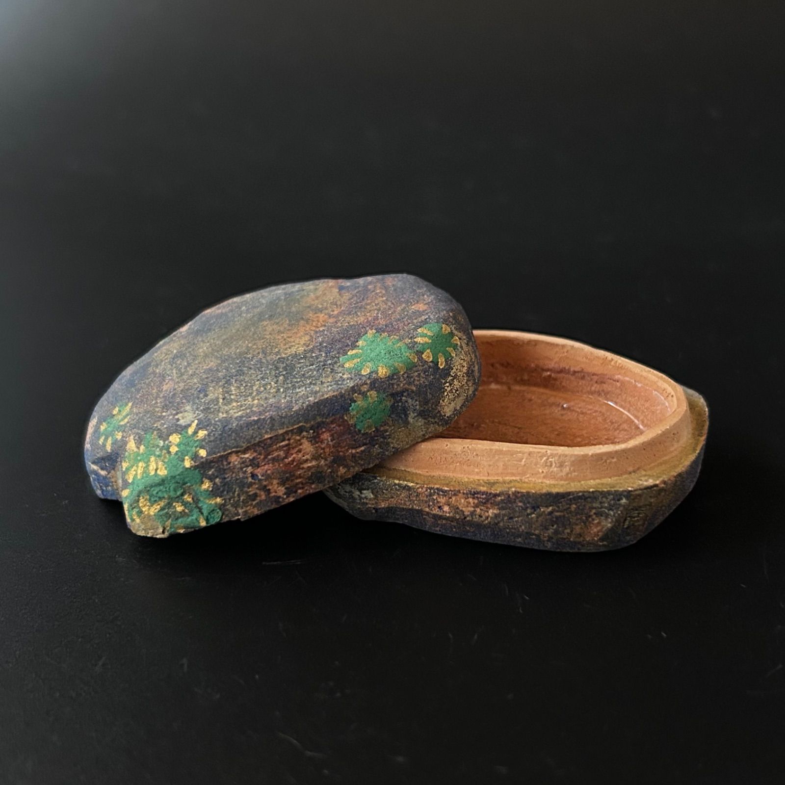 茶道具さざれ石香合人形屋大島嘉楽共箱古稀伏見人形祝事茶会正月