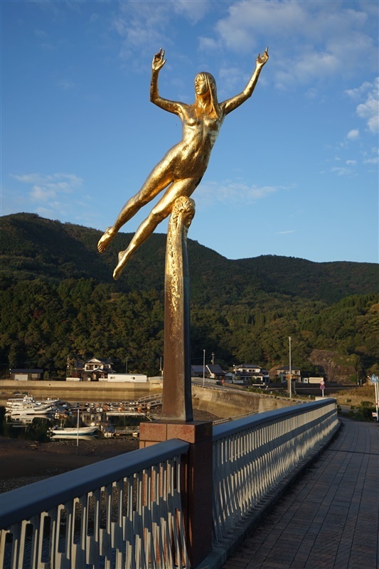 なぜ公共空間に裸体像？ 柳幸典さん問題提起 専門家招いてトーク 熊本