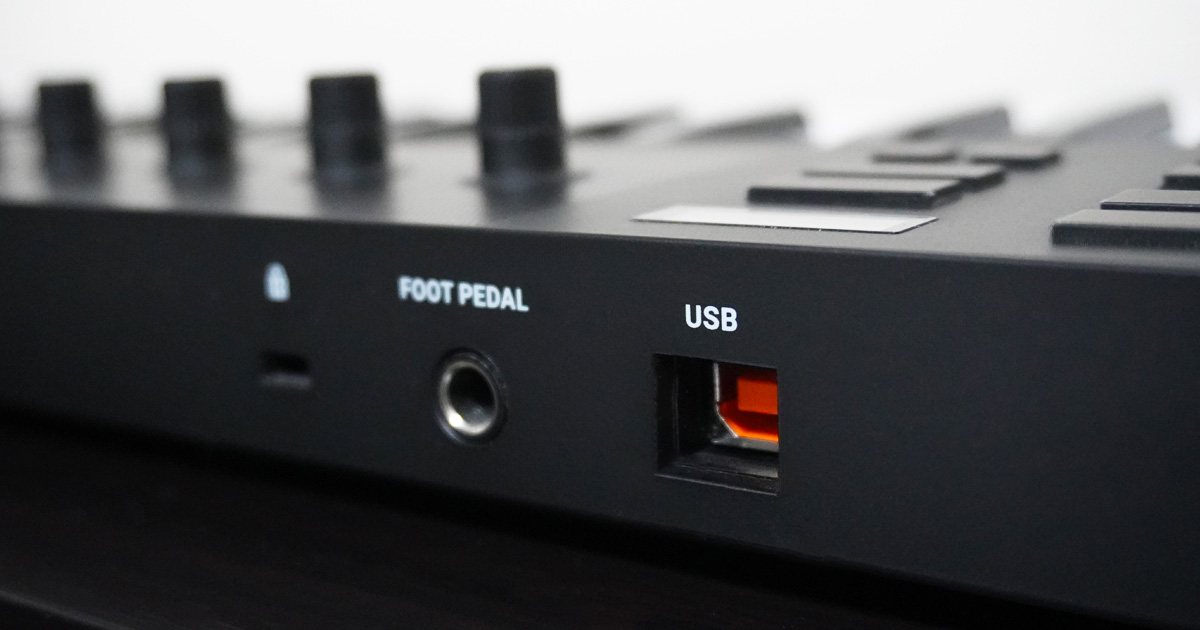 Komplete Kontrol M32レビュー | 小型で高性能なMIDIキーボードの魅力