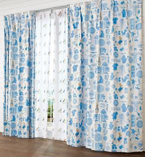 窓辺を楽しく演出してくれる、ピーターラビットのカーテン | ピーター