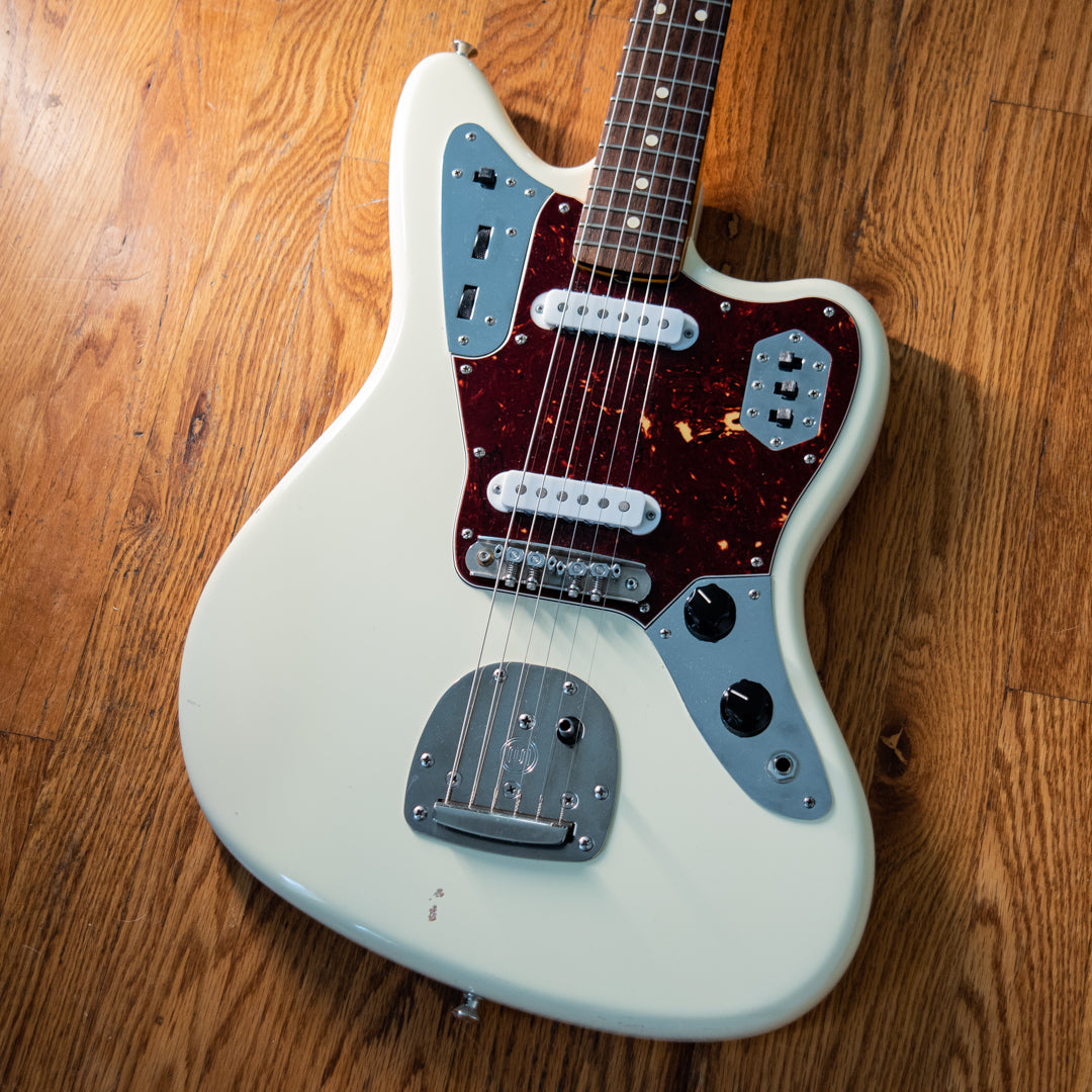 Fender American Vintage '62 Jaguar Olympic White – Black Bobbin