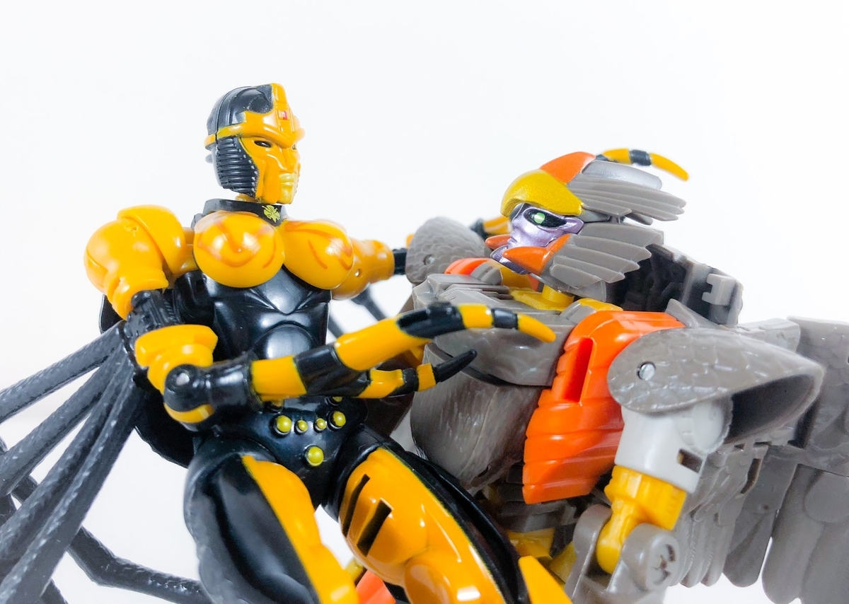 トランスフォーマー：BUZZWORTHY BUMBLEBEE WORLDCOLLIDE 4pack