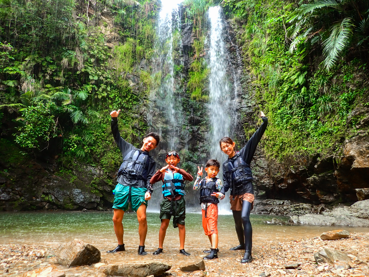 やんばる(大宜味村)開催／ター滝／約3時間】リバートレッキング！冒険