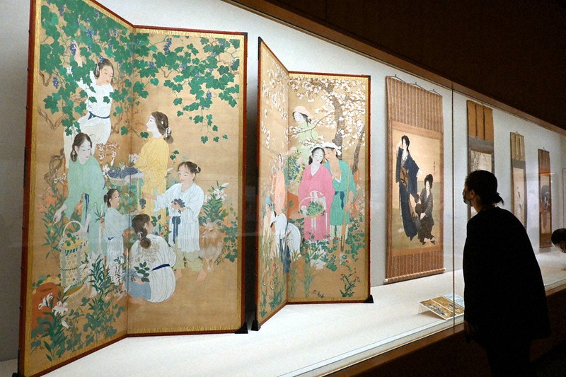 昭和のキャバレー王が愛した妖艶絵画 コレクション80点を公開 | 毎日新聞