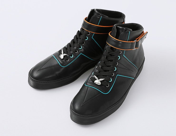 物語〉シリーズより、阿良々木暦などをイメージしたアイテムが再び登場