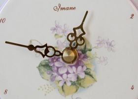 イマン スミレ 陶器 壁掛け時計S － フレンチカントリーのバラ柄