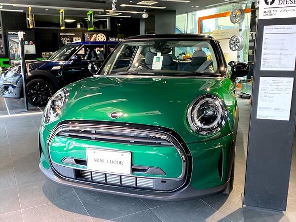 展示車 3DOOR ブリティッシュレーシンググリーン - MINI新宿ディーラー